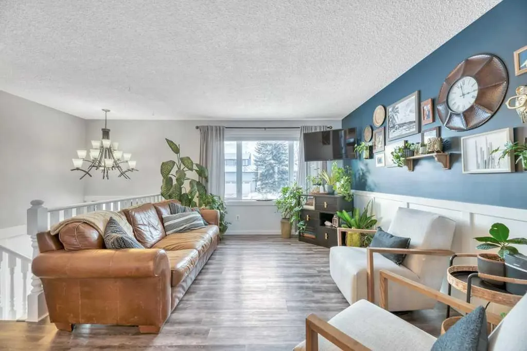 107 Park Road Strathmore AB T1P 1H7