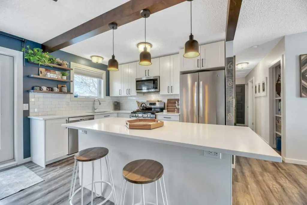 107 Park Road Strathmore AB T1P 1H7