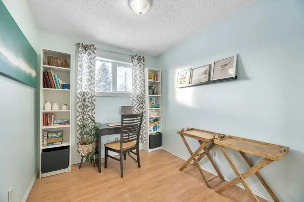 107 Park Road Strathmore AB T1P 1H7