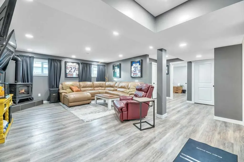 107 Park Road Strathmore AB T1P 1H7