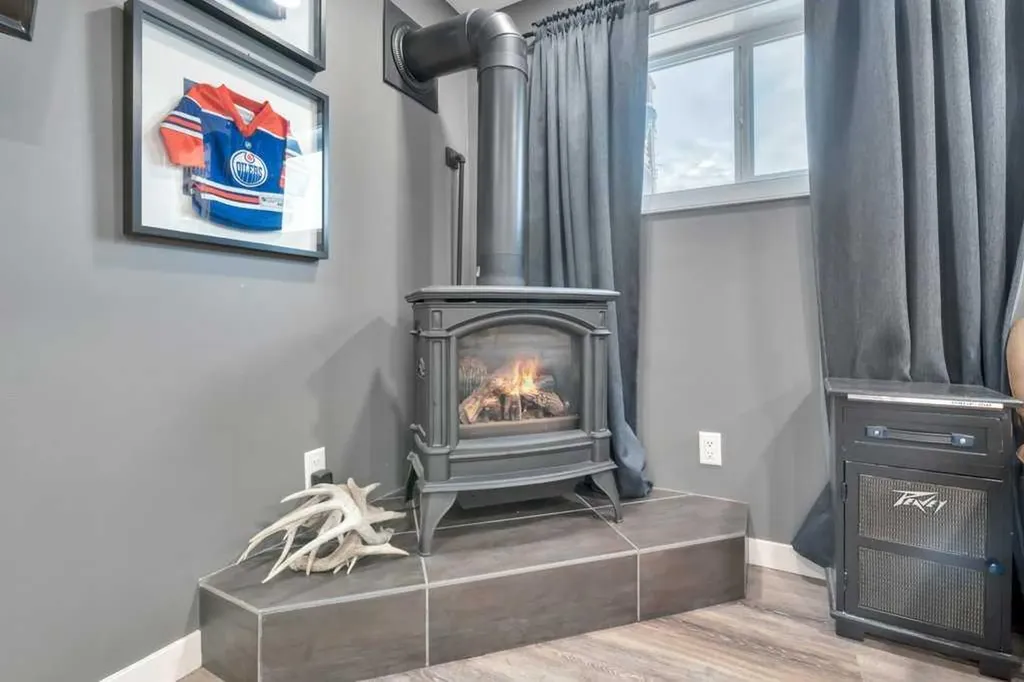 107 Park Road Strathmore AB T1P 1H7