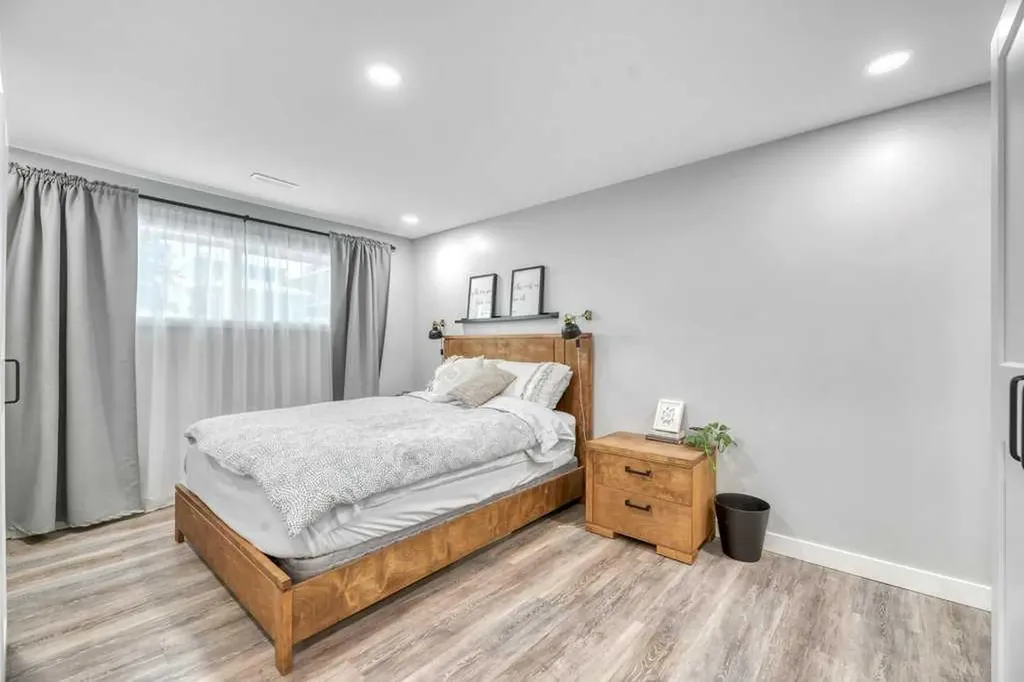 107 Park Road Strathmore AB T1P 1H7
