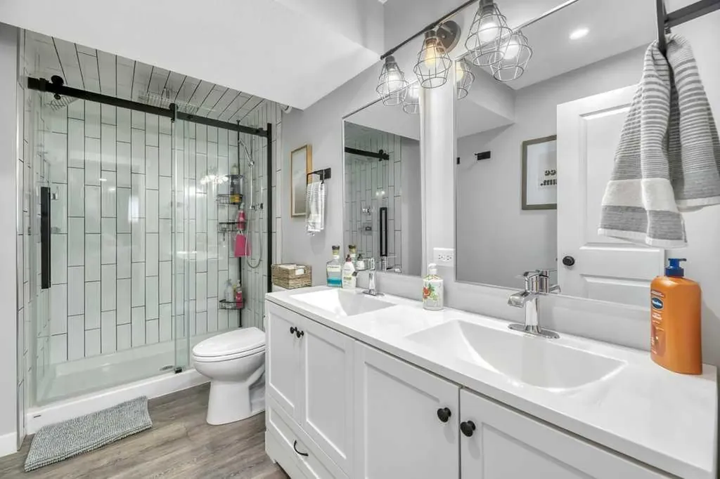 107 Park Road Strathmore AB T1P 1H7