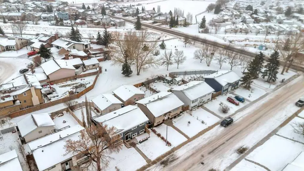 107 Park Road Strathmore AB T1P 1H7