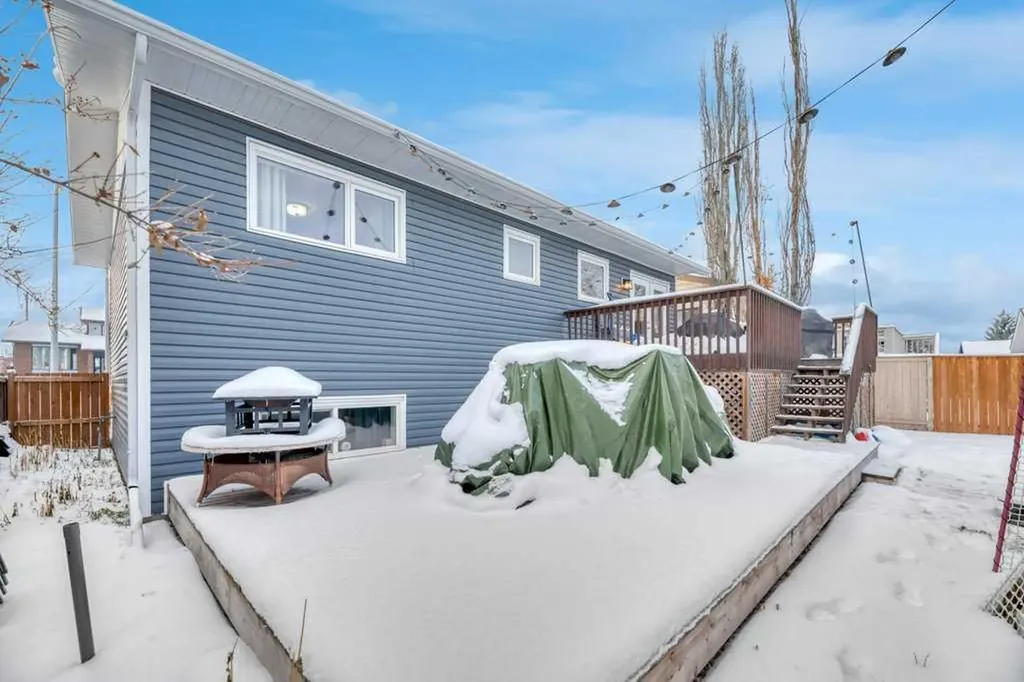 107 Park Road Strathmore AB T1P 1H7