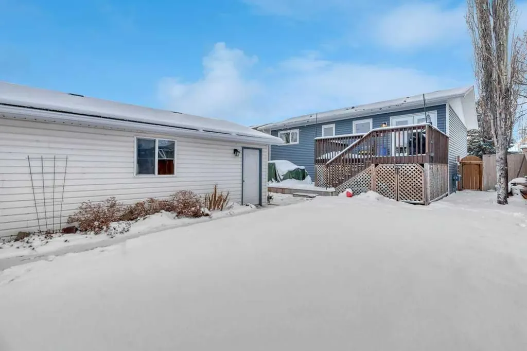 107 Park Road Strathmore AB T1P 1H7