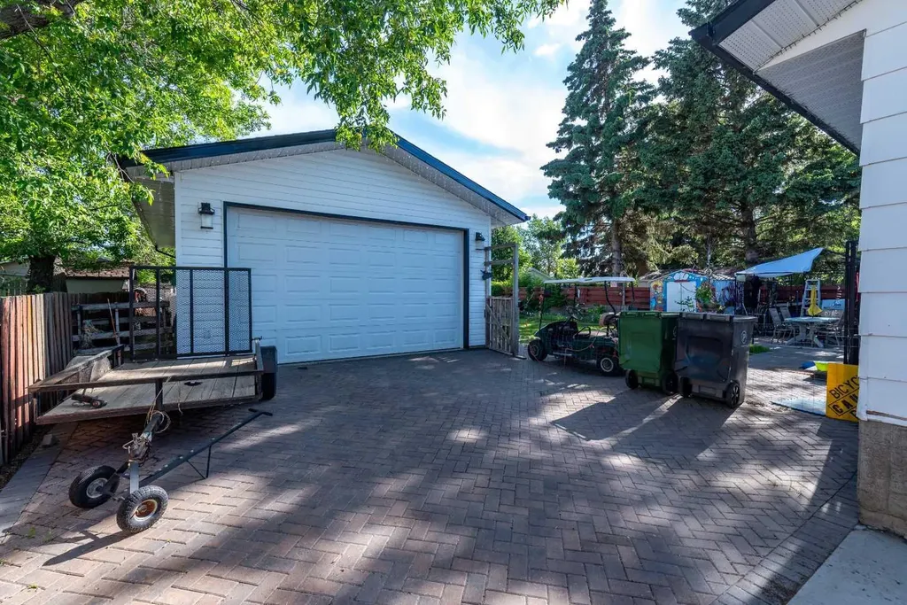4719 29 Street Lloydminster SK S9V 1B1