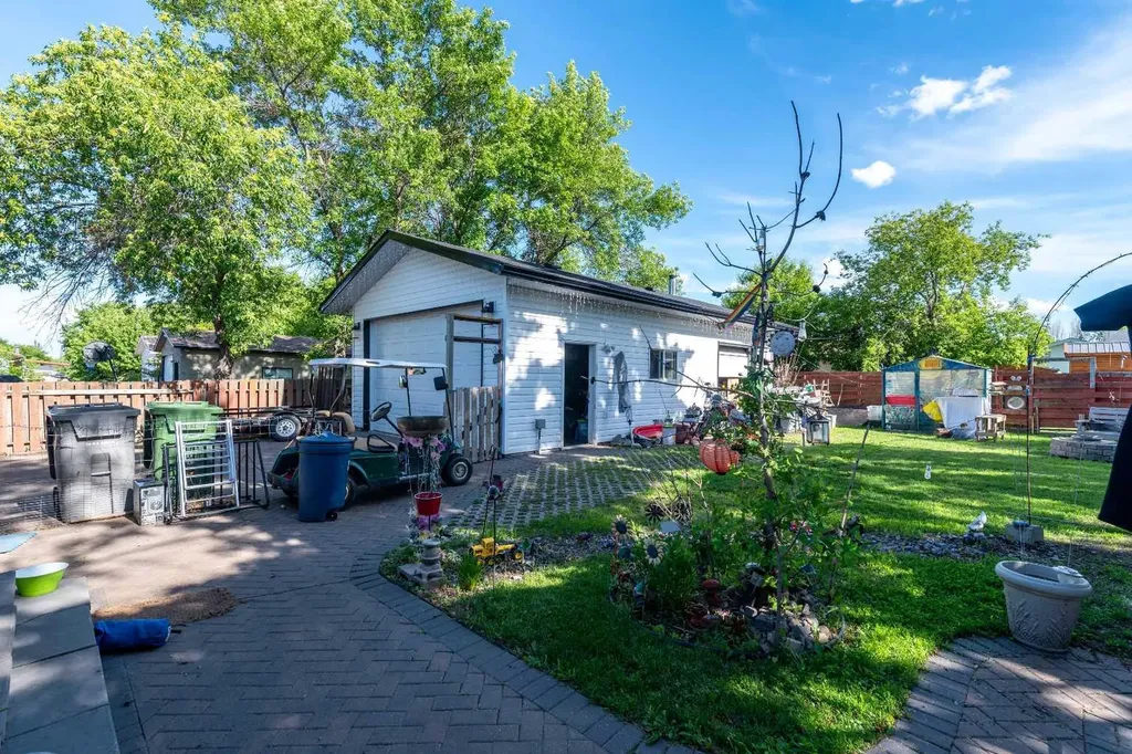 4719 29 Street Lloydminster SK S9V 1B1