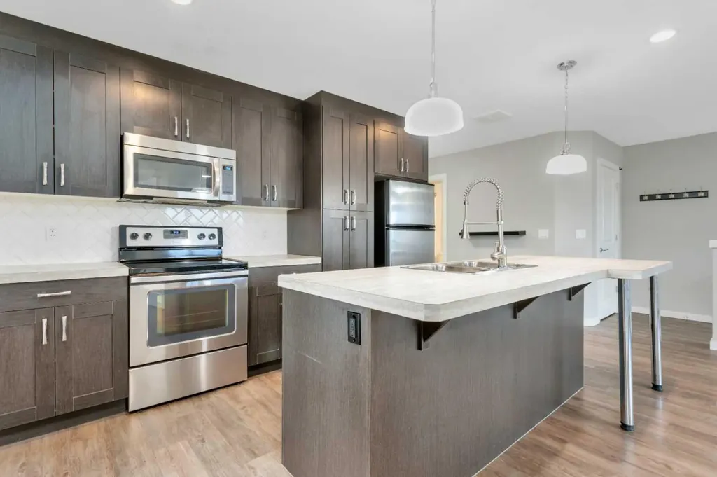 43 Reid Court Sylvan Lake AB T4S 0K1