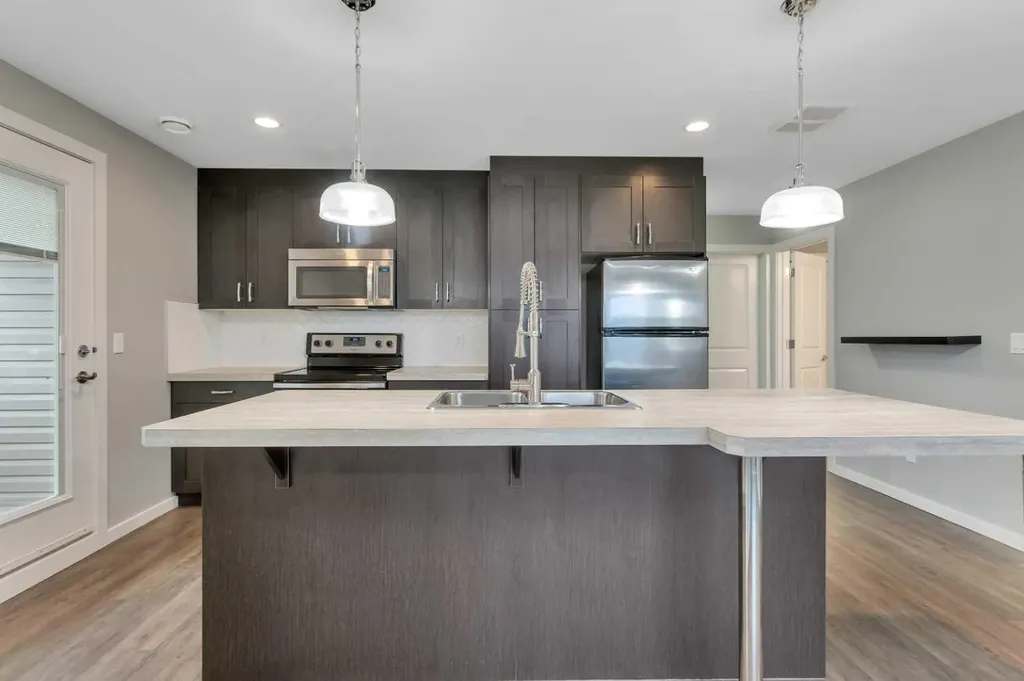 43 Reid Court Sylvan Lake AB T4S 0K1
