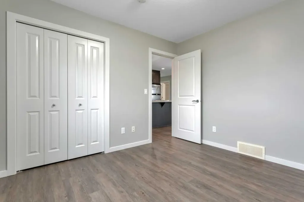 43 Reid Court Sylvan Lake AB T4S 0K1