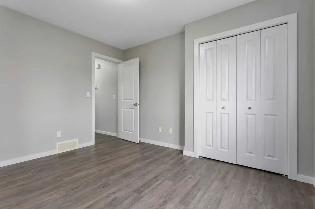 43 Reid Court Sylvan Lake AB T4S 0K1