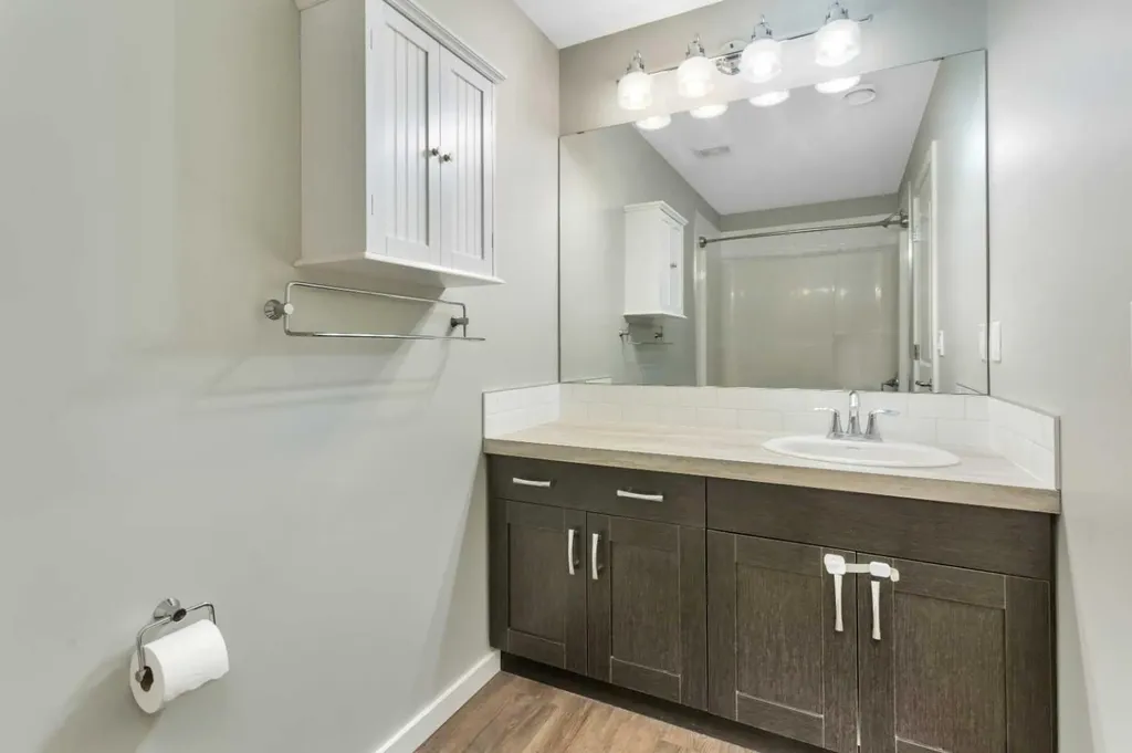 43 Reid Court Sylvan Lake AB T4S 0K1