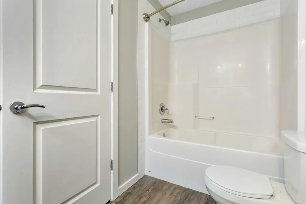 43 Reid Court Sylvan Lake AB T4S 0K1