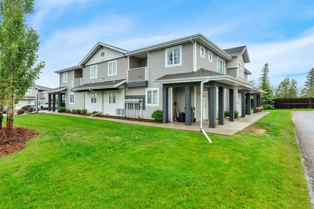 43 Reid Court Sylvan Lake AB T4S 0K1