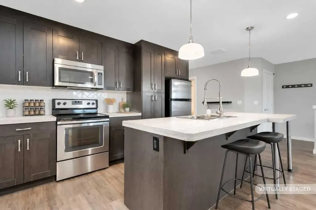 43 Reid Court Sylvan Lake AB T4S 0K1