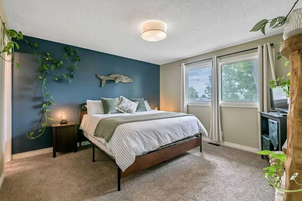 116 Hodson Crescent Okotoks AB T1S 1C6