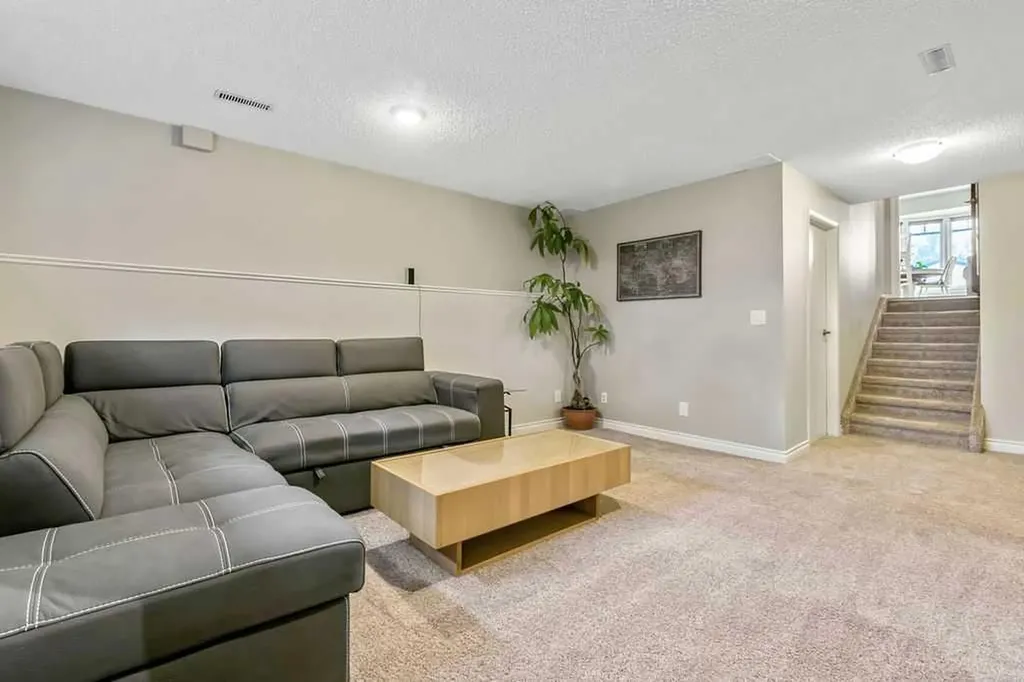 116 Hodson Crescent Okotoks AB T1S 1C6