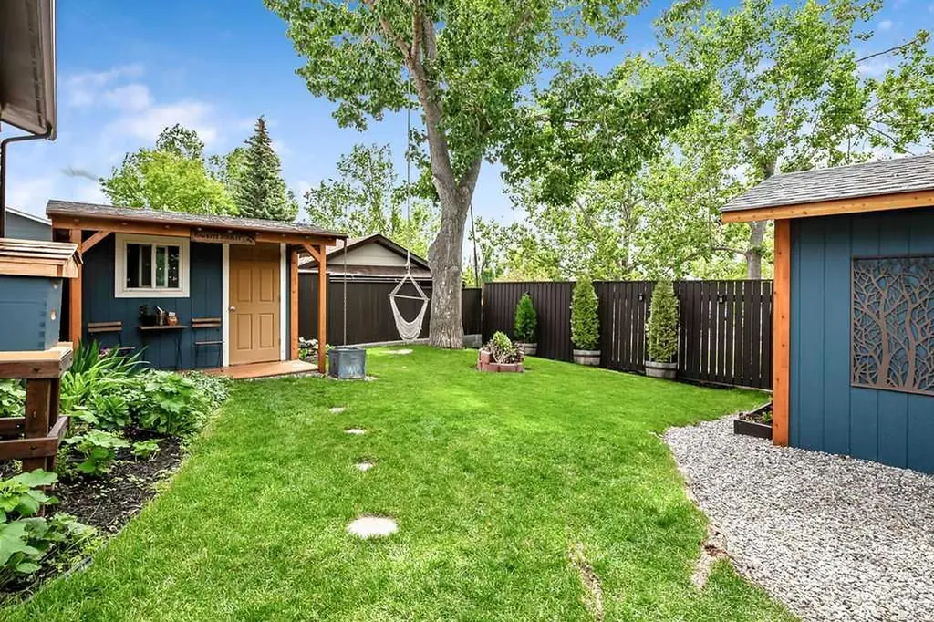 116 Hodson Crescent Okotoks AB T1S 1C6