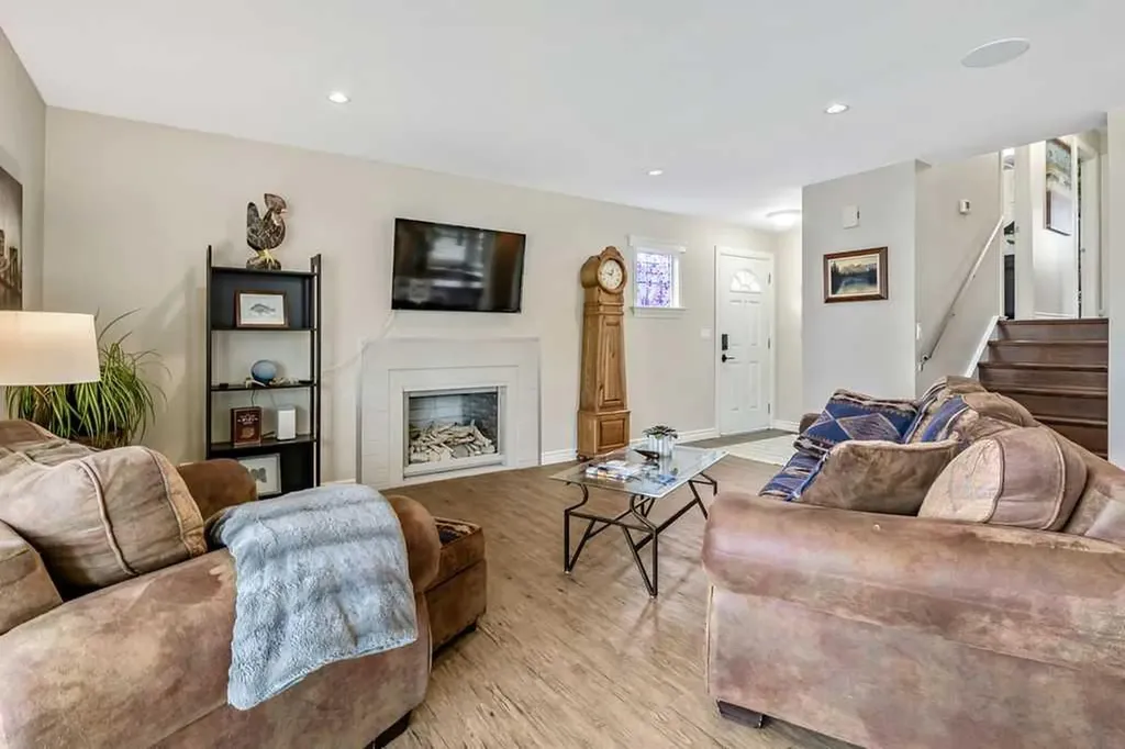 116 Hodson Crescent Okotoks AB T1S 1C6