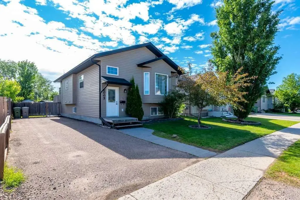 2005 49 Avenue Lloydminster SK S9V 0Z3