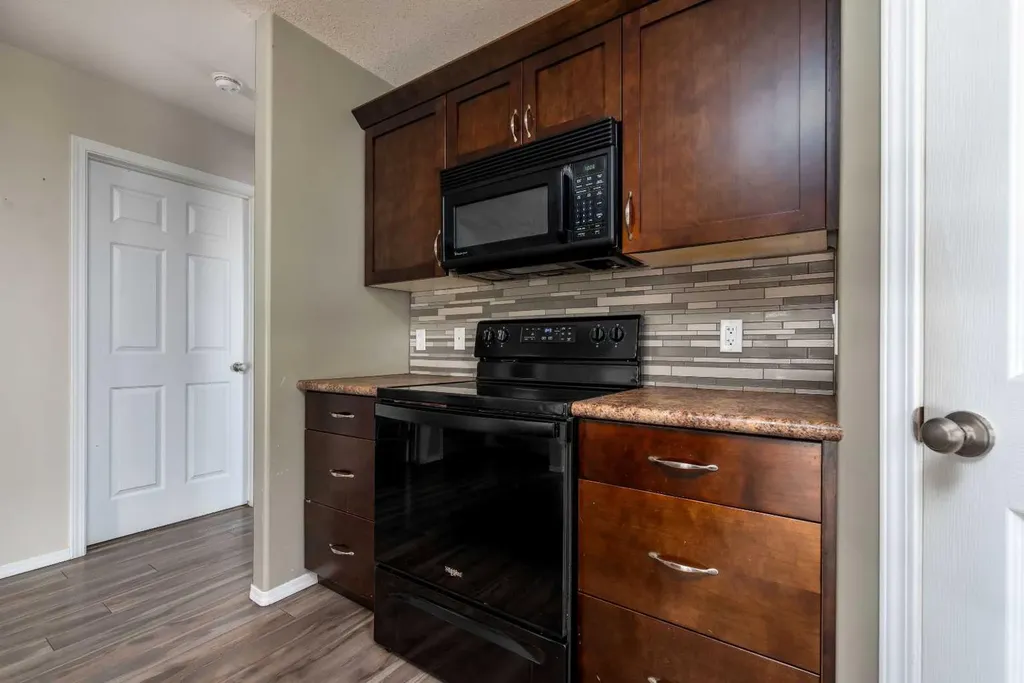 2005 49 Avenue Lloydminster SK S9V 0Z3