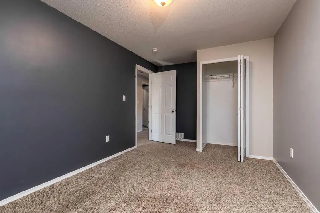 2005 49 Avenue Lloydminster SK S9V 0Z3