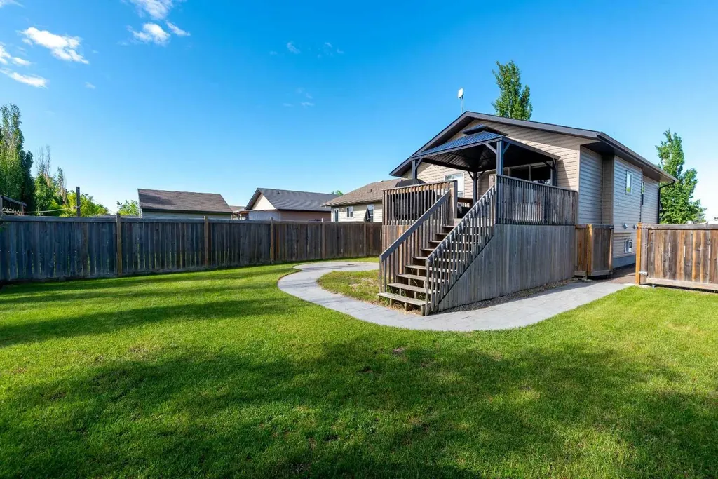 2005 49 Avenue Lloydminster SK S9V 0Z3
