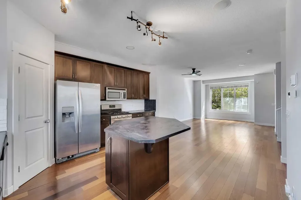 304 Rainbow Falls Drive Chestermere AB T1X 0E4