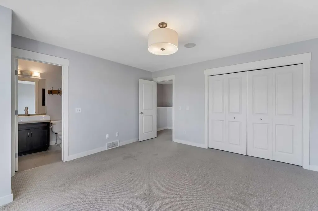 304 Rainbow Falls Drive Chestermere AB T1X 0E4