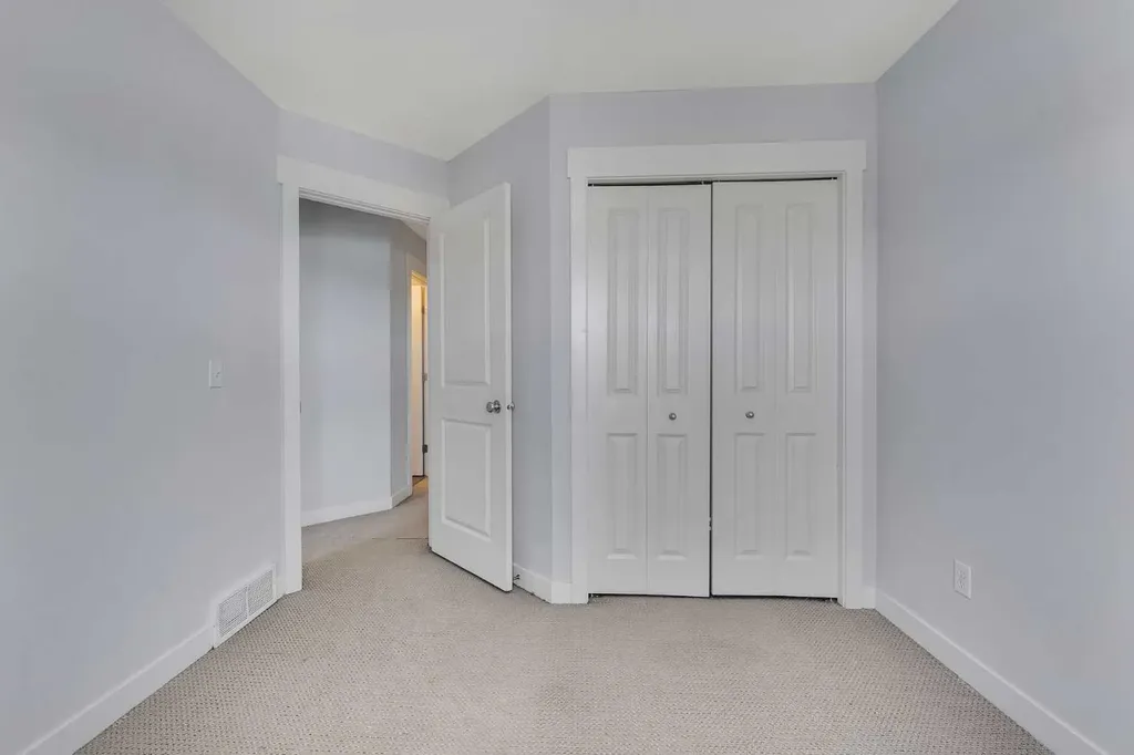 304 Rainbow Falls Drive Chestermere AB T1X 0E4