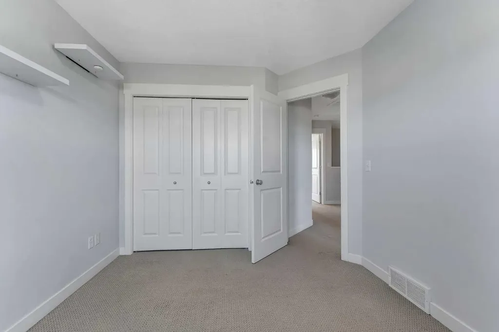 304 Rainbow Falls Drive Chestermere AB T1X 0E4