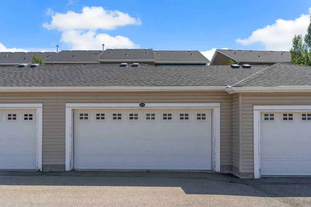304 Rainbow Falls Drive Chestermere AB T1X 0E4