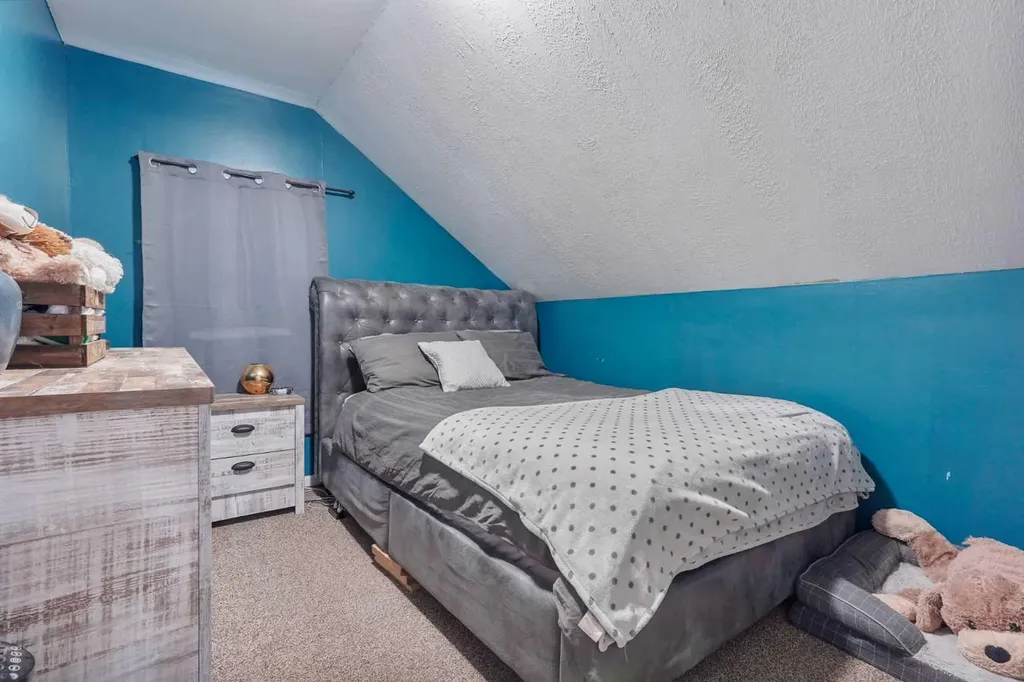 405 12b Street N Lethbridge AB T1H 2L3