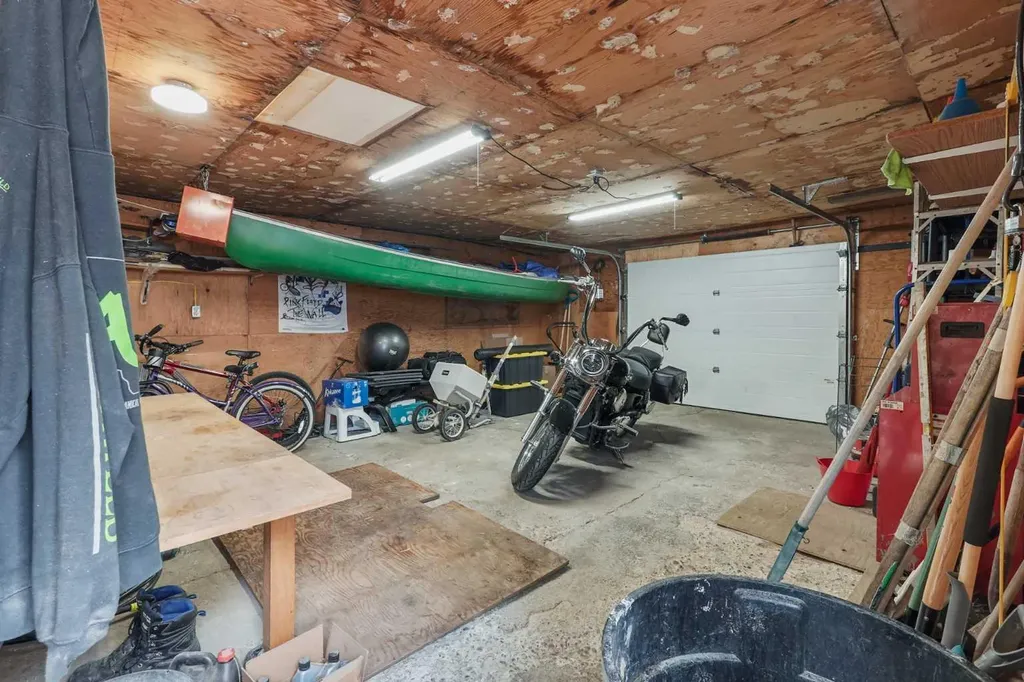 405 12b Street N Lethbridge AB T1H 2L3
