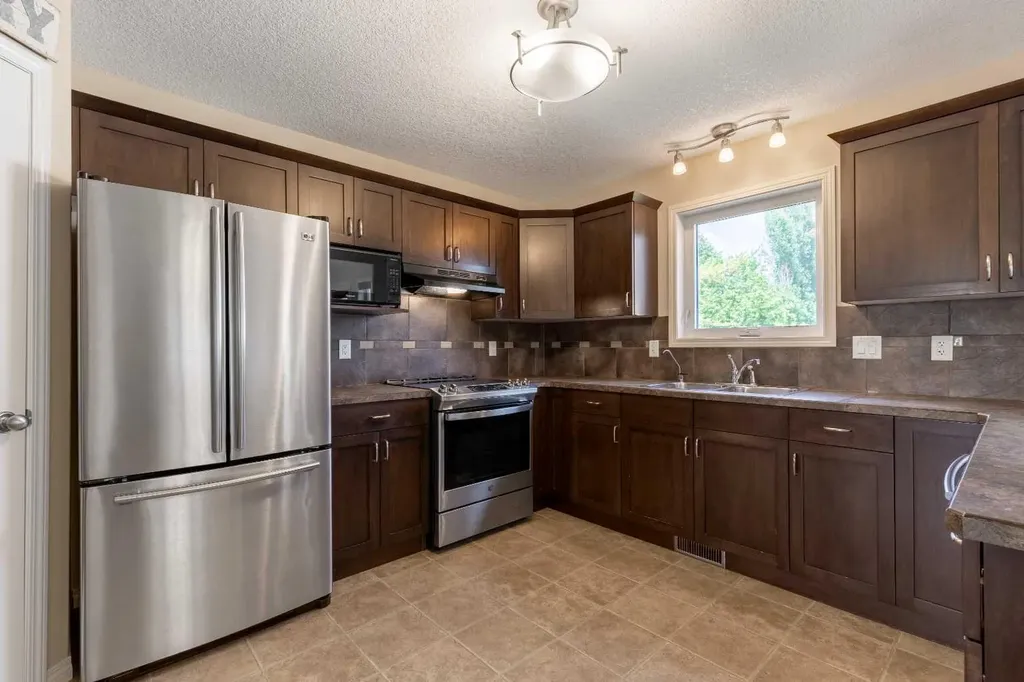 261 Couleesprings Terrace S Lethbridge AB T1K 5P1
