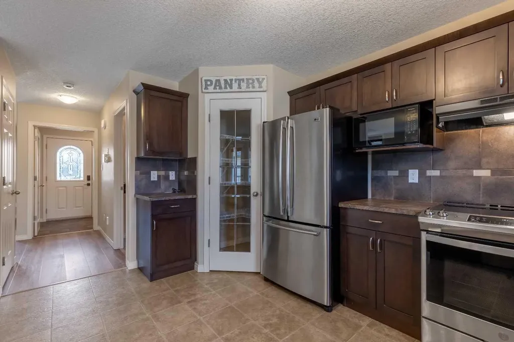 261 Couleesprings Terrace S Lethbridge AB T1K 5P1