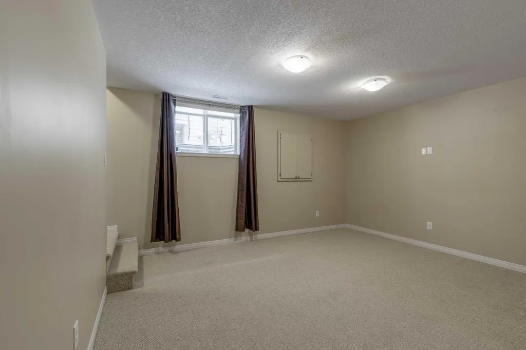 261 Couleesprings Terrace S Lethbridge AB T1K 5P1