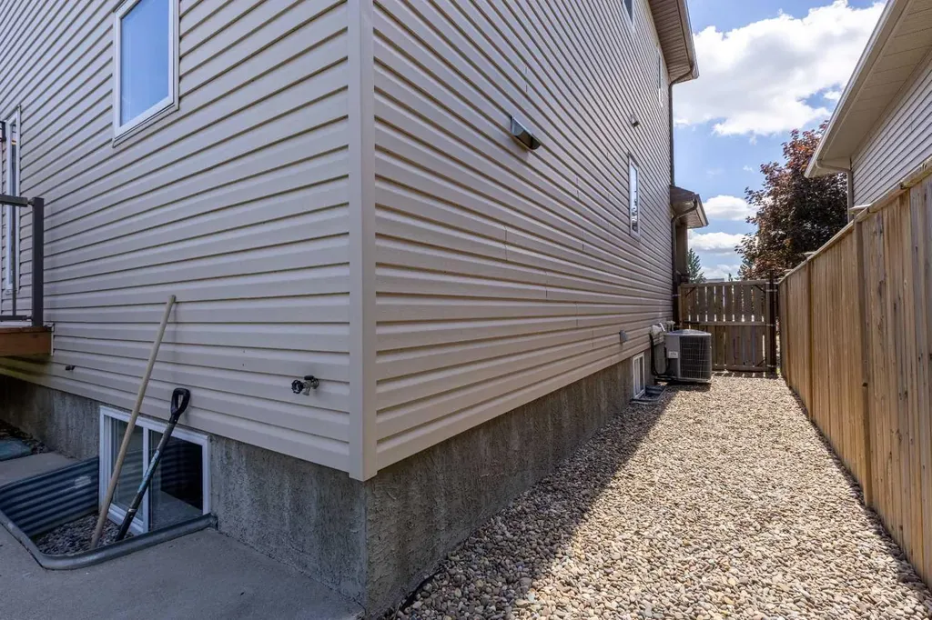 261 Couleesprings Terrace S Lethbridge AB T1K 5P1
