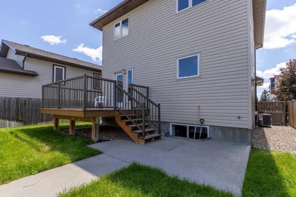 261 Couleesprings Terrace S Lethbridge AB T1K 5P1