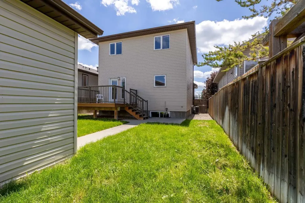 261 Couleesprings Terrace S Lethbridge AB T1K 5P1