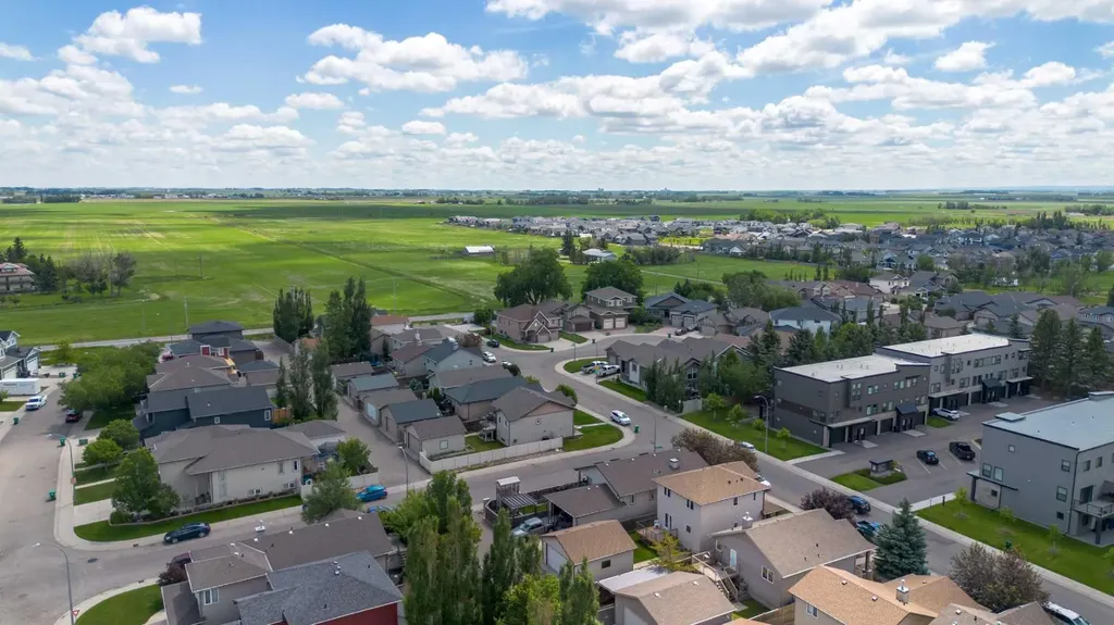 261 Couleesprings Terrace S Lethbridge AB T1K 5P1