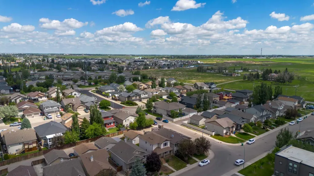 261 Couleesprings Terrace S Lethbridge AB T1K 5P1