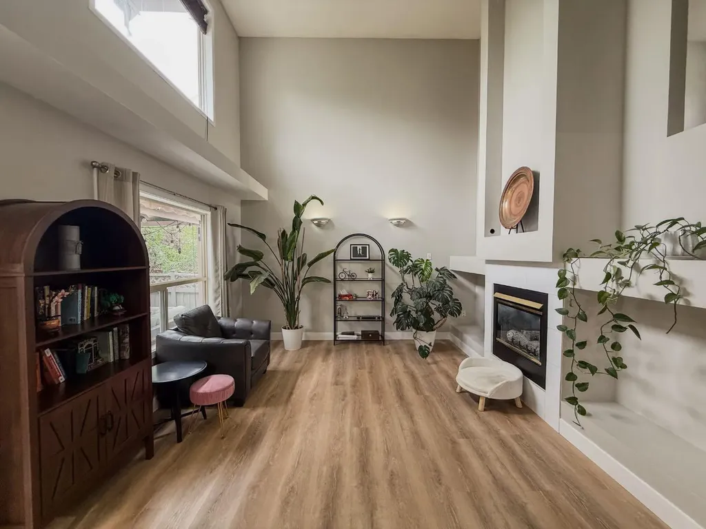 1749 Douglas Glen Grove SE Calgary AB T2Z 3A5
