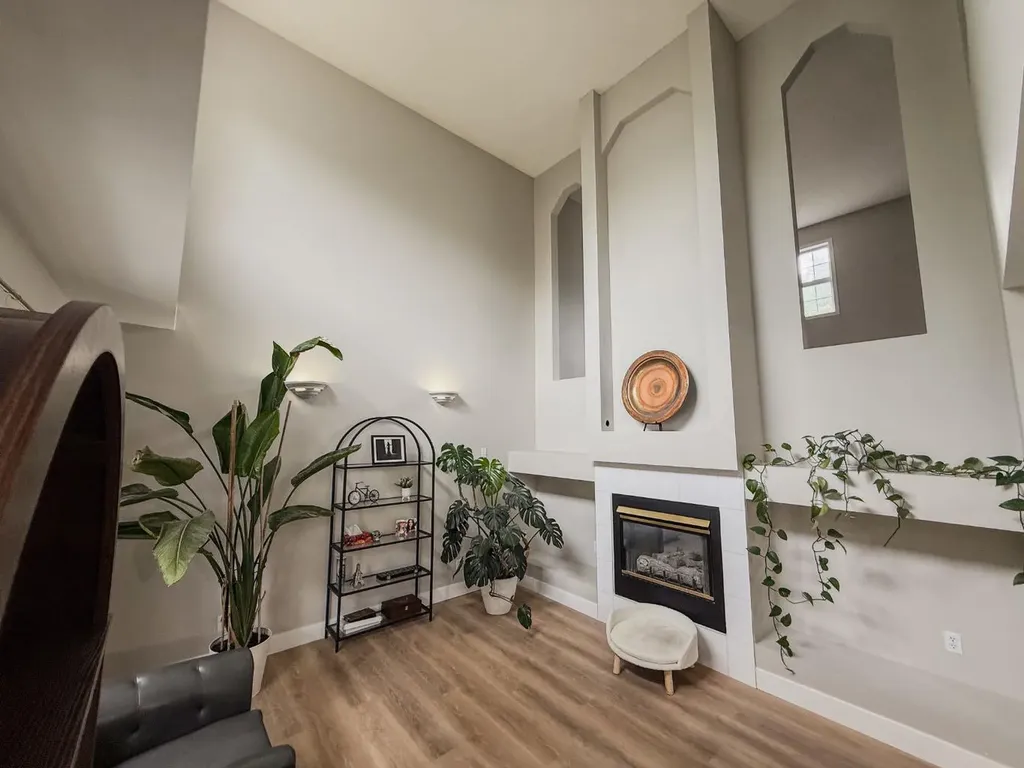 1749 Douglas Glen Grove SE Calgary AB T2Z 3A5