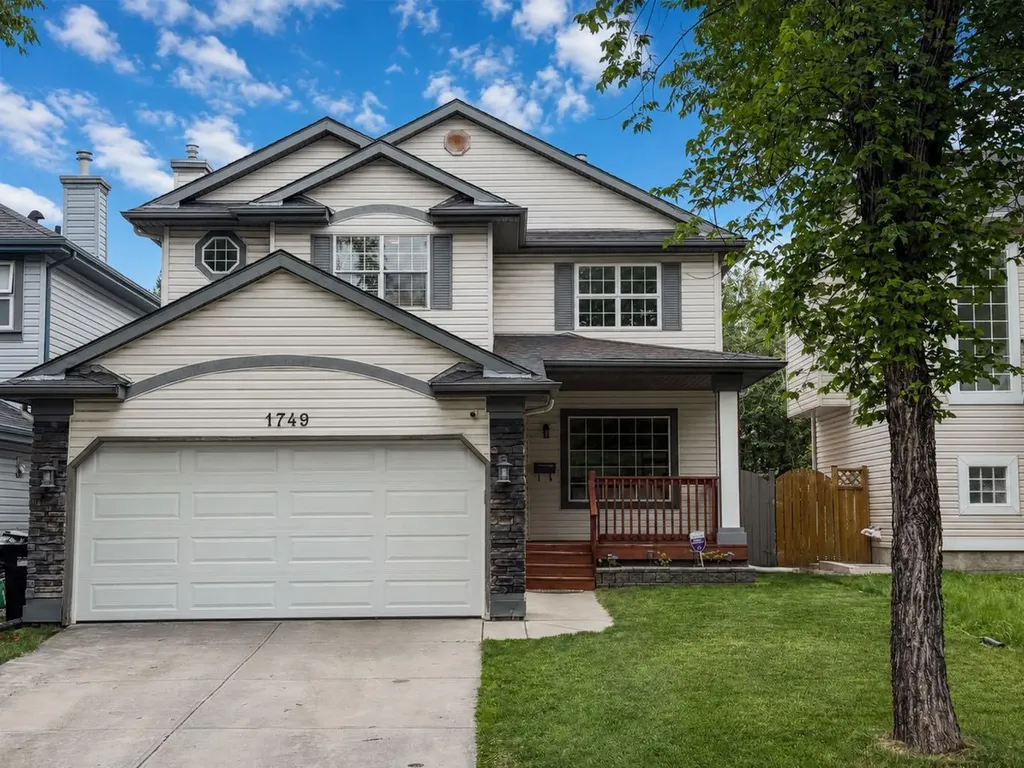 1749 Douglas Glen Grove SE Calgary AB T2Z 3A5