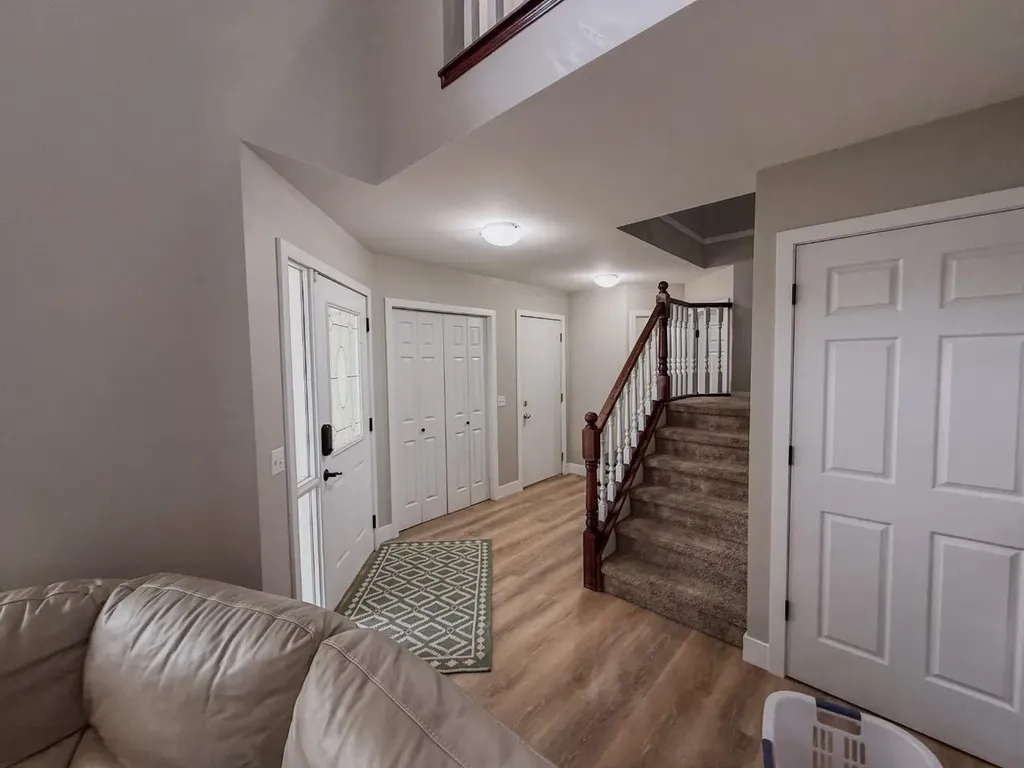 1749 Douglas Glen Grove SE Calgary AB T2Z 3A5