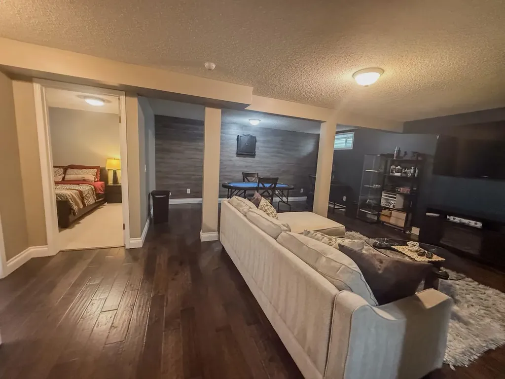 1749 Douglas Glen Grove SE Calgary AB T2Z 3A5