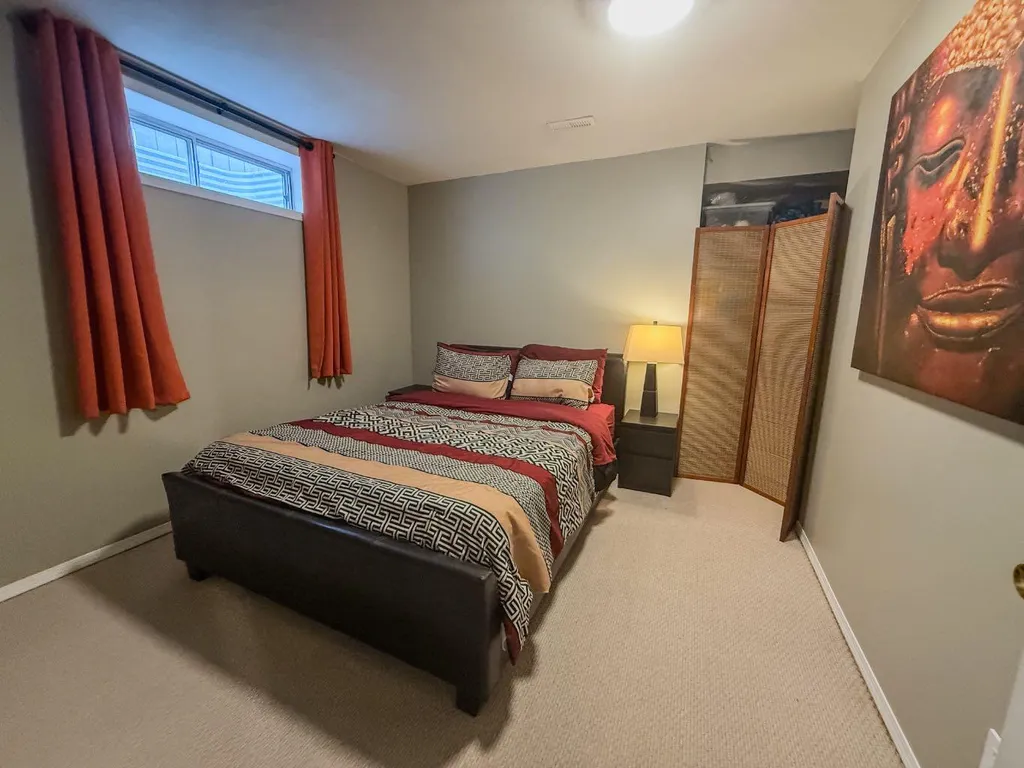 1749 Douglas Glen Grove SE Calgary AB T2Z 3A5