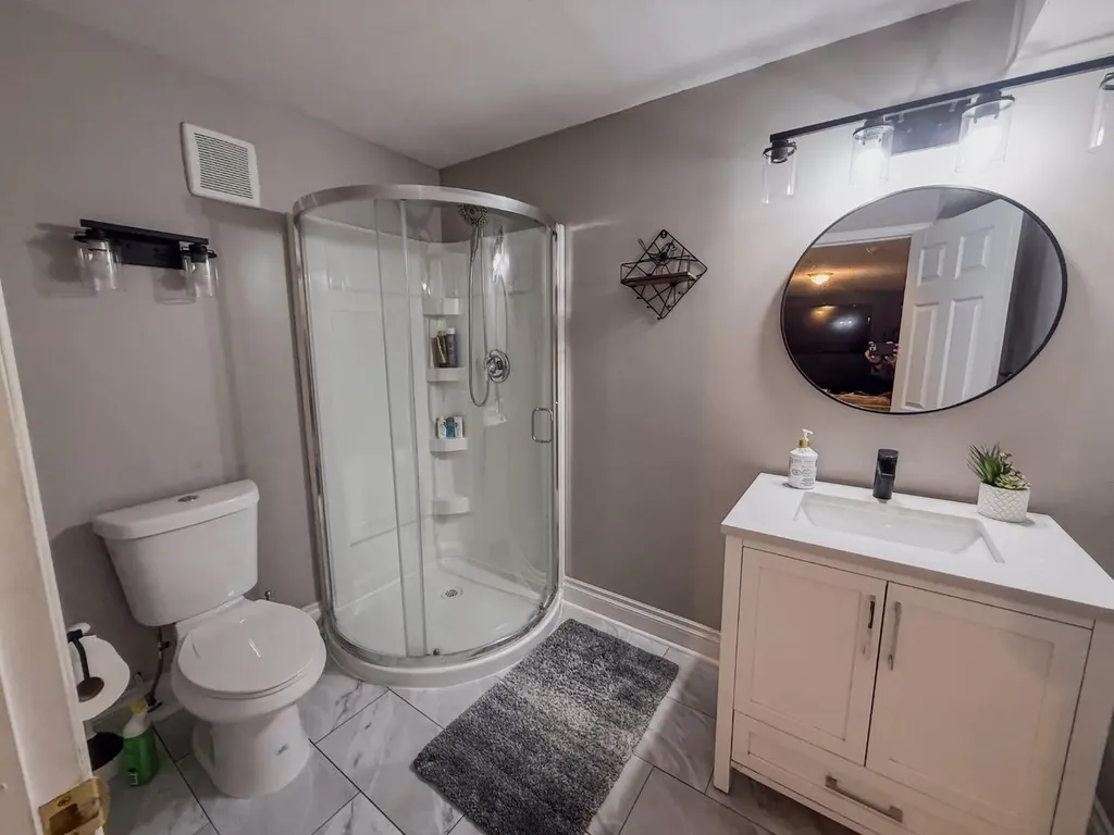 1749 Douglas Glen Grove SE Calgary AB T2Z 3A5